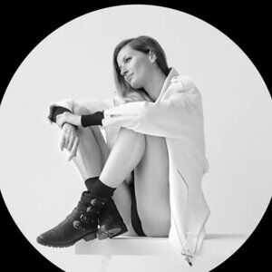 Stuart Weitzman Jitterbug black leather moto biker buckle ankle boots size 8